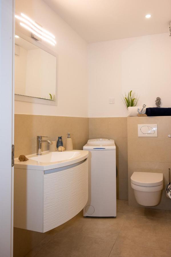 Paradise On The Beach Apartments Bibinje Exterior photo